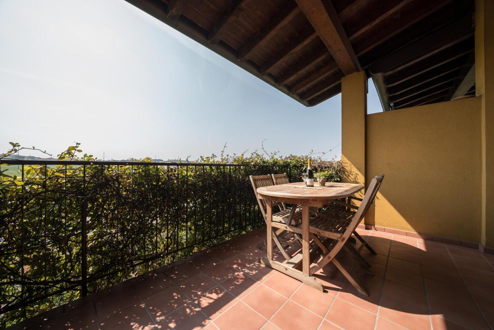 Gardappartamenti - Cascinale With Terrace เดเซนซาโนเดลการ์ดา ภายนอก รูปภาพ