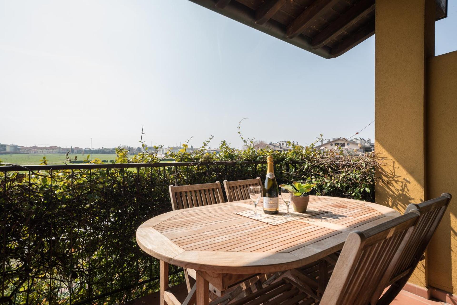 Gardappartamenti - Cascinale With Terrace เดเซนซาโนเดลการ์ดา ภายนอก รูปภาพ